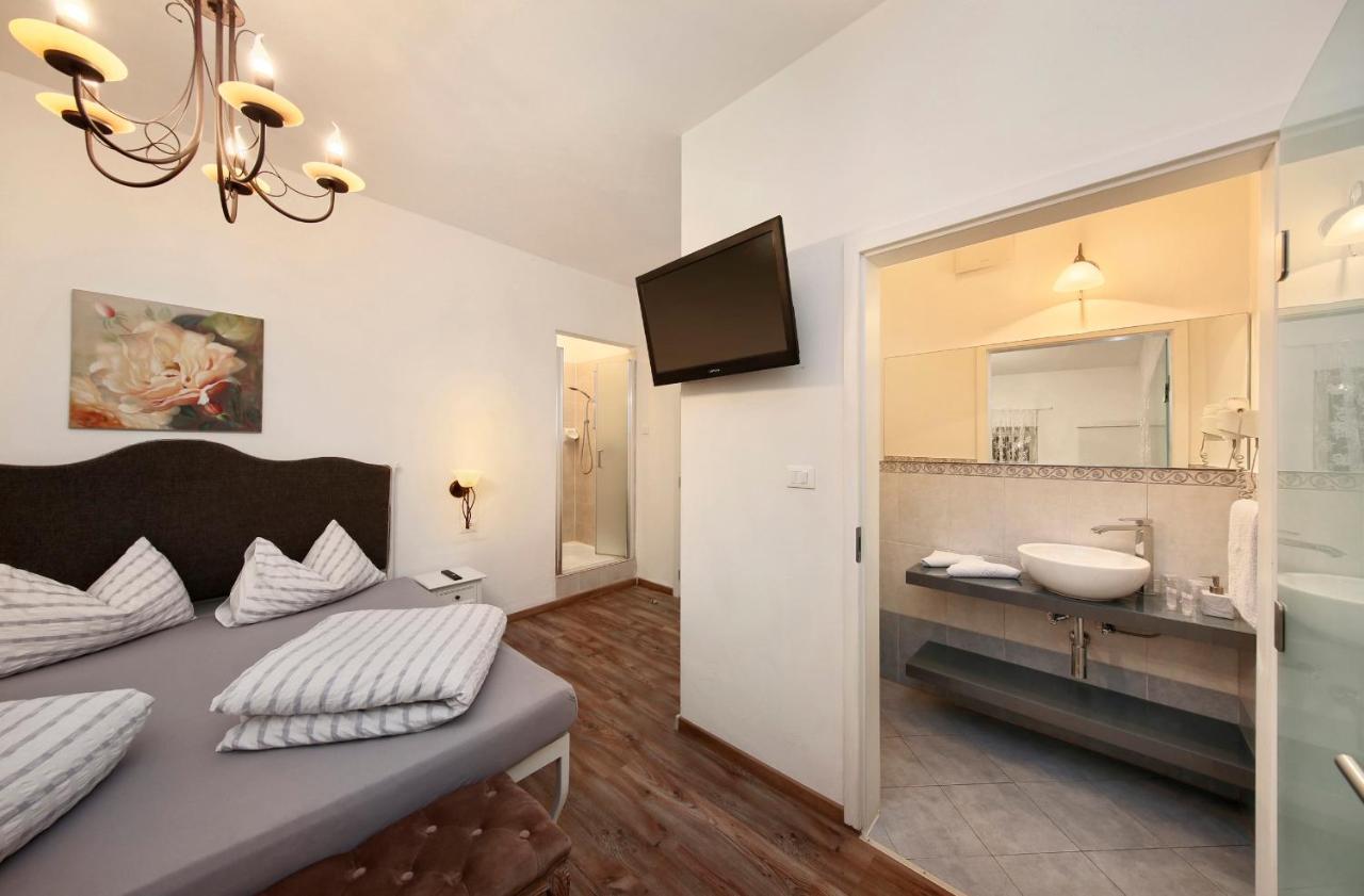 Garni Villa Tyrol - Adults Only Мерано Екстер'єр фото