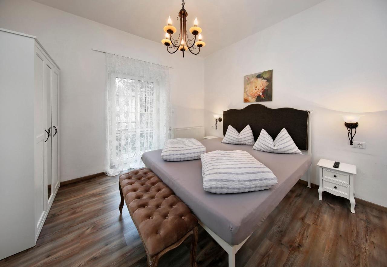 Garni Villa Tyrol - Adults Only Мерано Екстер'єр фото